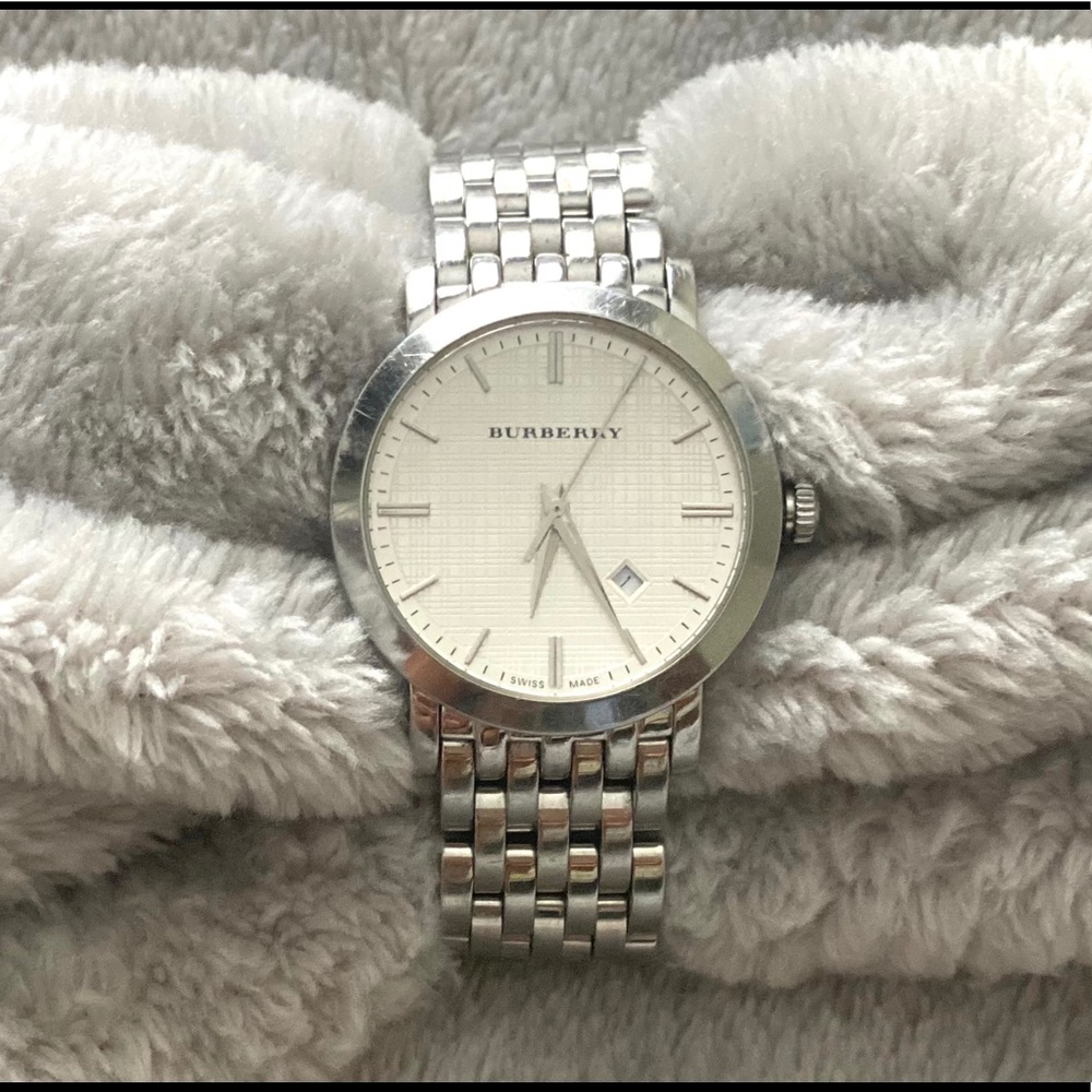 100% Authentic Burberry Watch - BU1732